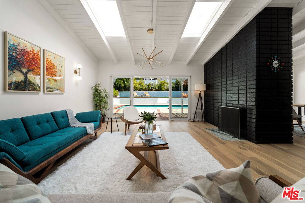 Woodland Hills, CA 91364,23020 Lita PL