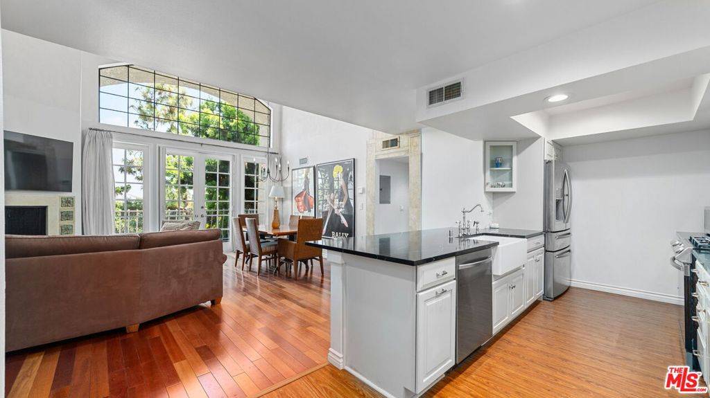 Los Angeles, CA 90025,10327 Missouri AVE #301