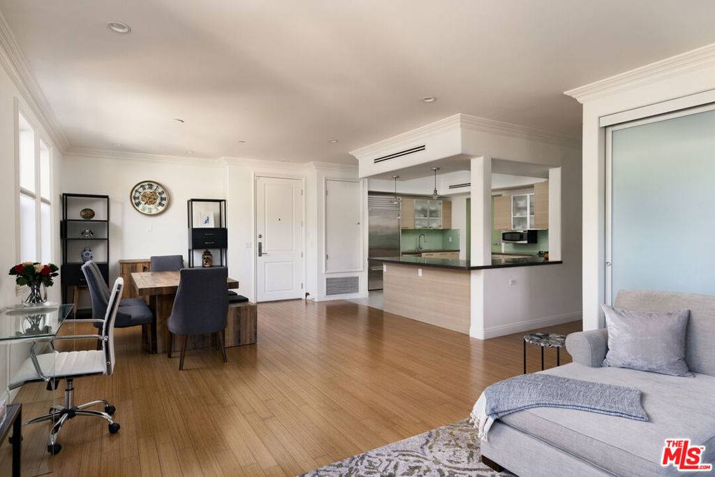 West Hollywood, CA 90046,8121 Norton AVE #303