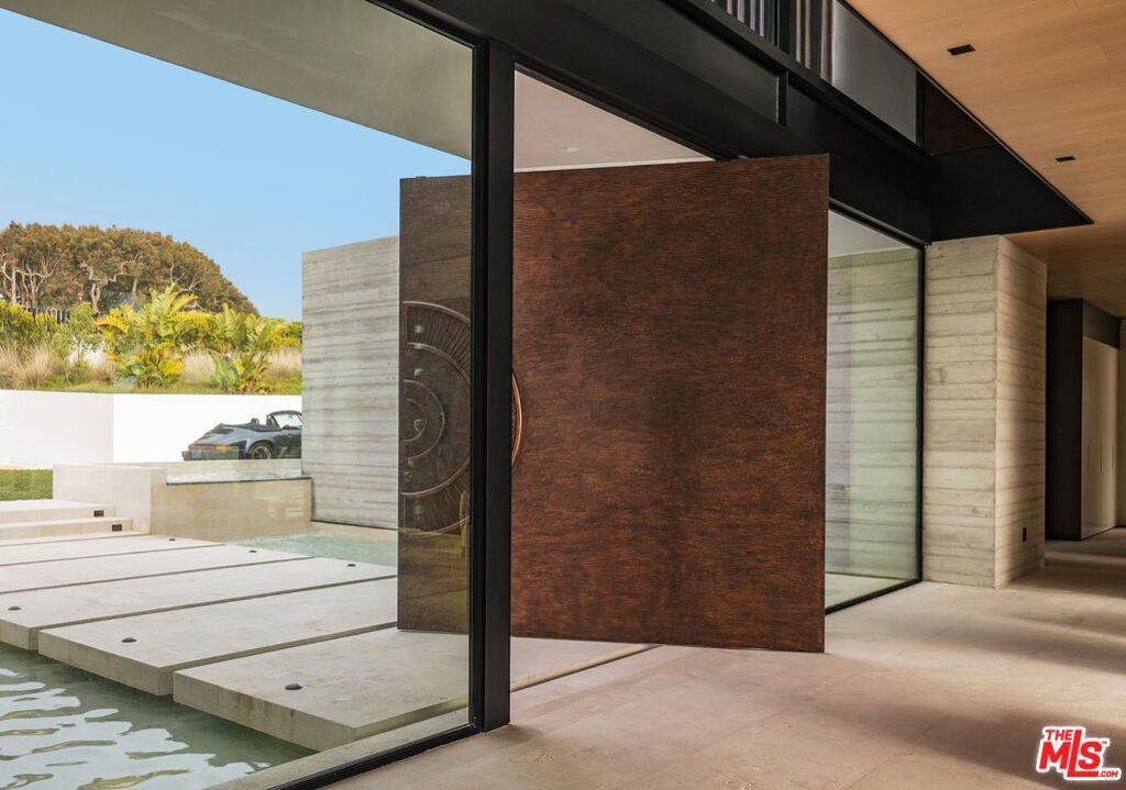 Malibu, CA 90265,6889 Dume DR