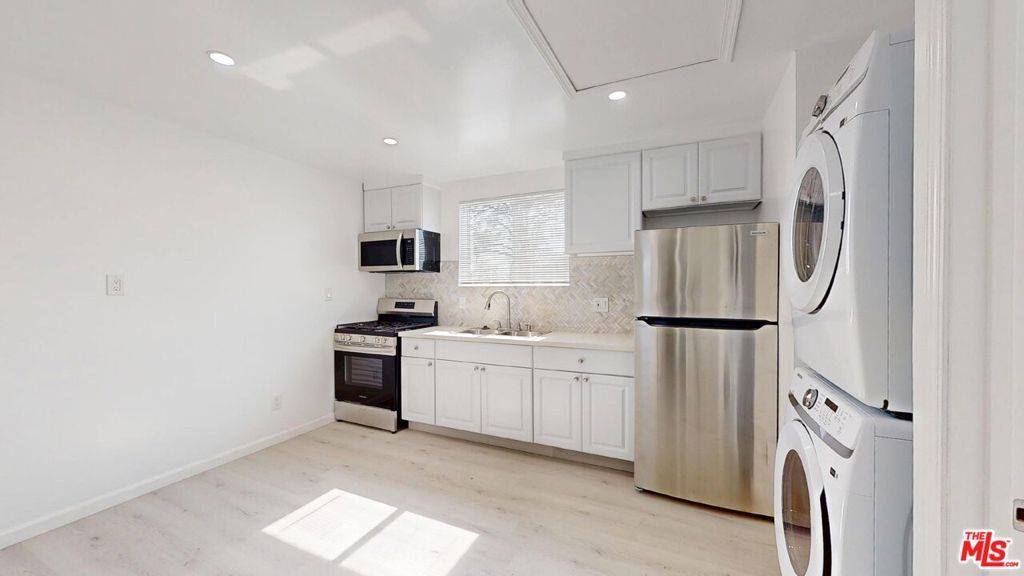 Granada Hills, CA 91344,10550 Collett AVE