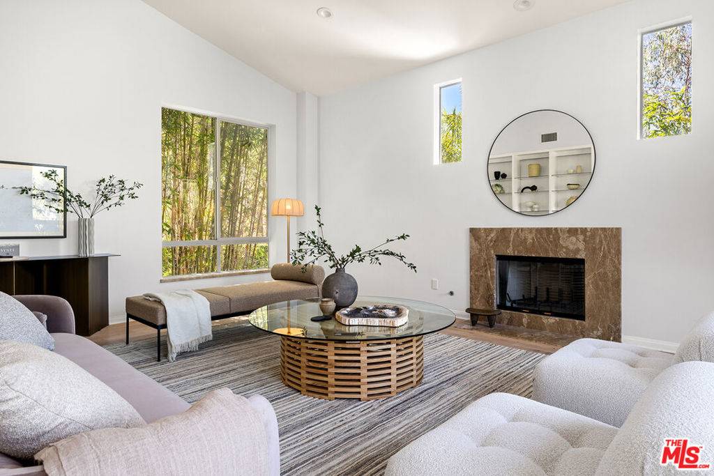 Los Angeles, CA 90046,2671 Astral DR