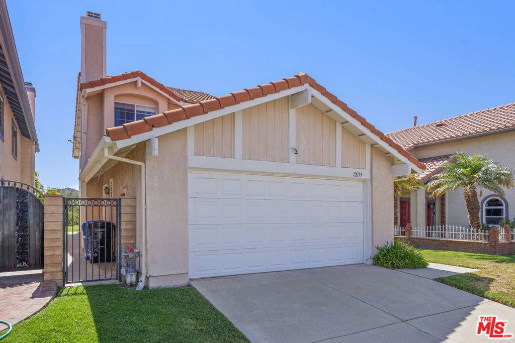 Porter Ranch, CA 91326,12119 Falcon Crest WAY