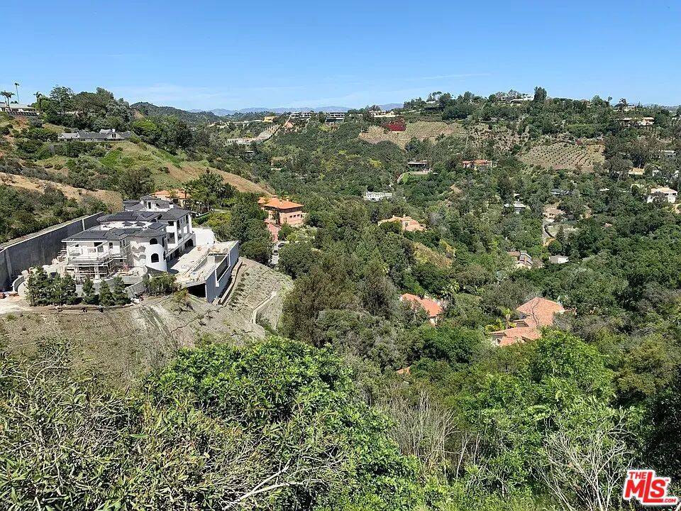 Los Angeles, CA 90077,1016 Stradella RD