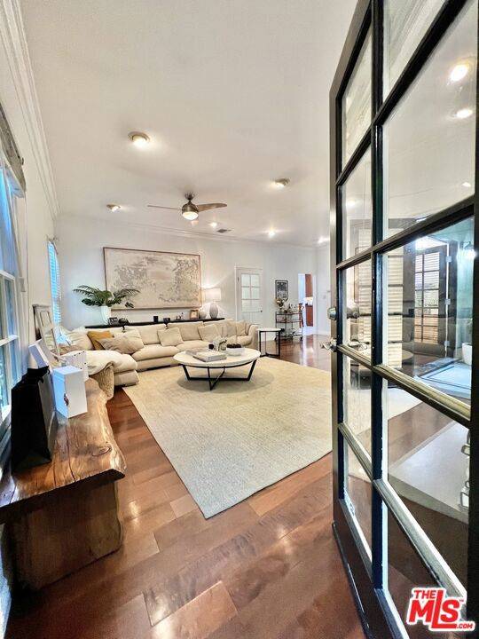 West Hollywood, CA 90069,855 N Sweetzer AVE