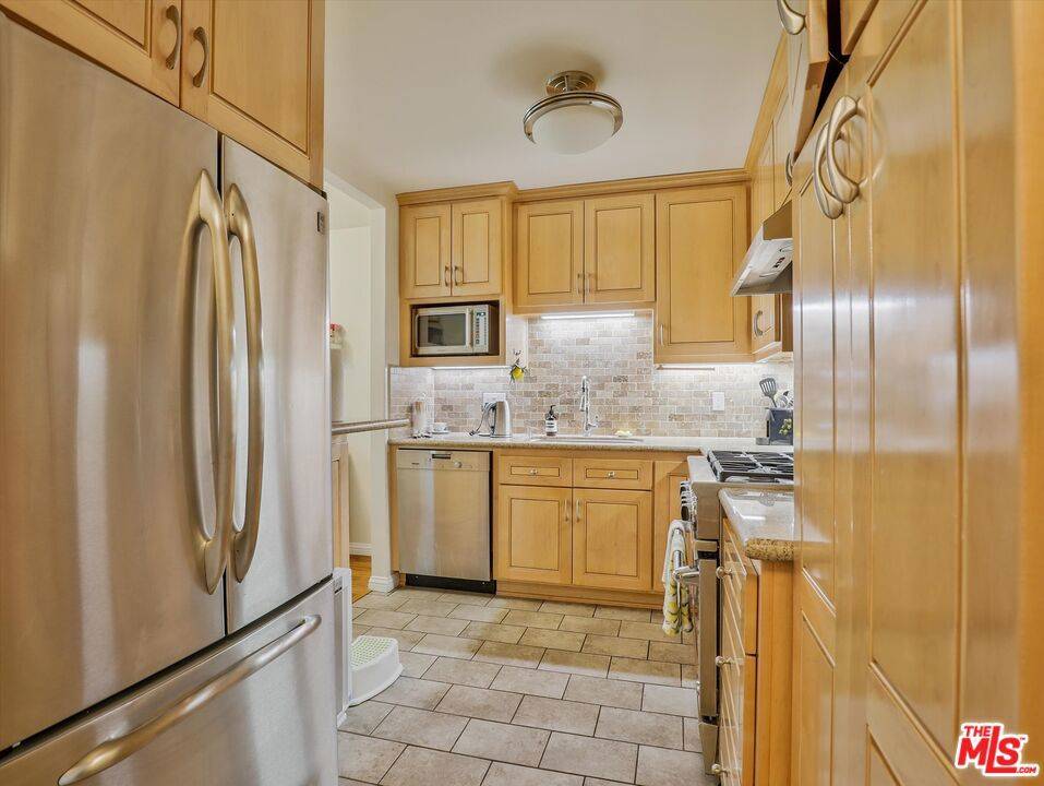 Beverly Hills, CA 90212,9950 Durant DR #501