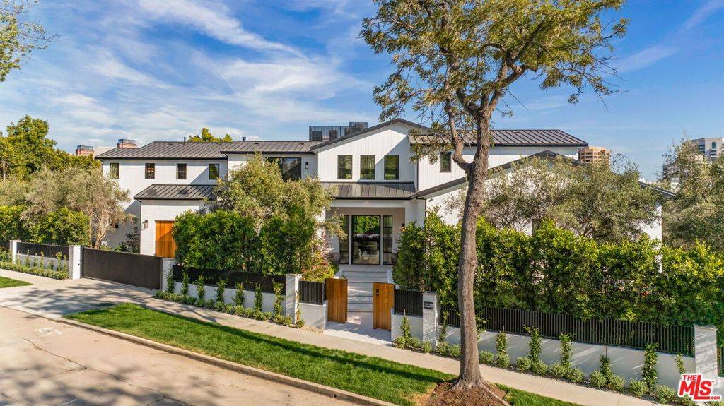 Los Angeles, CA 90024,10386 Strathmore DR