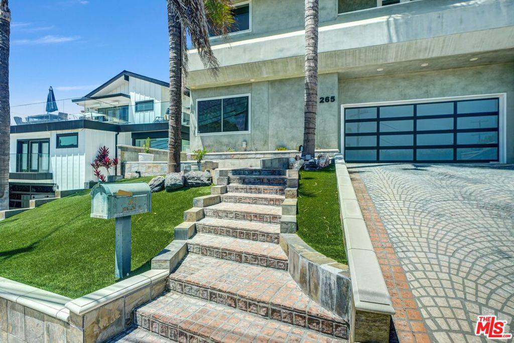 Playa Del Rey, CA 90293,265 Redlands ST