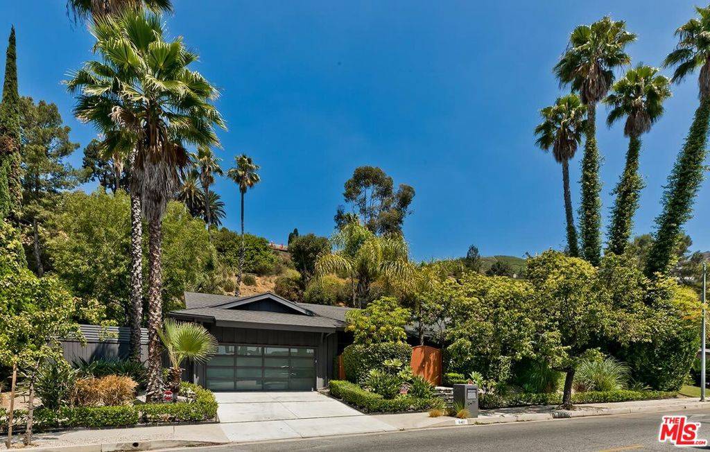 Los Angeles, CA 90068,6411 Tahoe DR