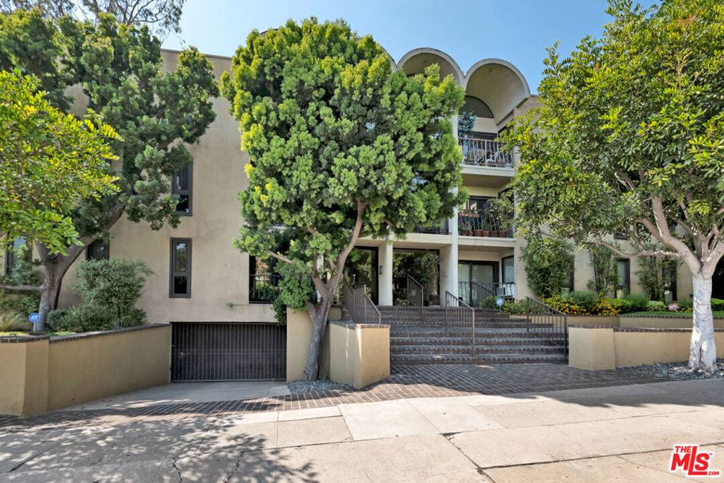 Los Angeles, CA 90049,11789 Montana AVE #15