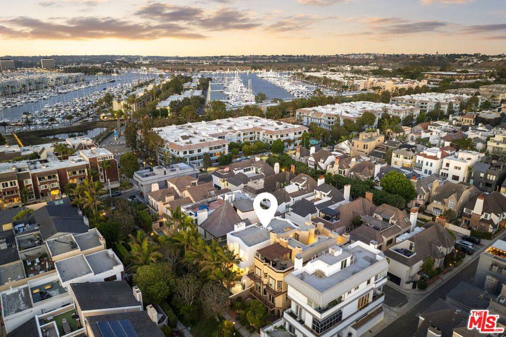 Marina Del Rey, CA 90292,120 Mast Mall