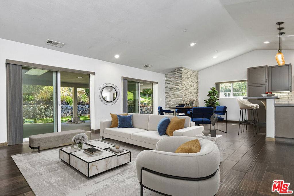 Tujunga, CA 91042,2447 Stonyvale RD
