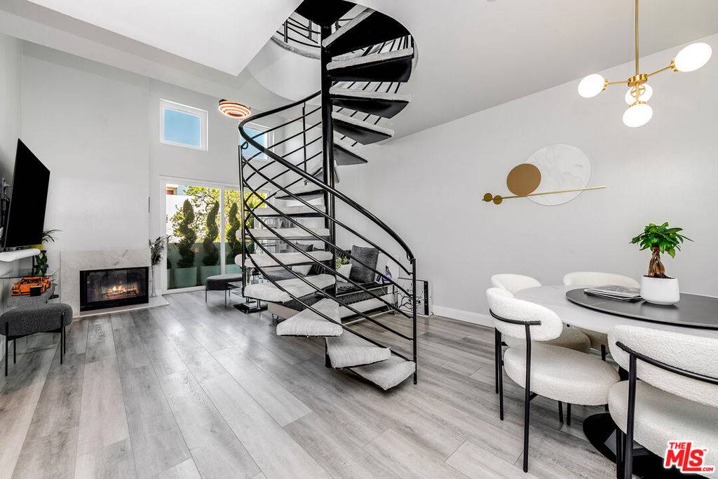 Studio City, CA 91604,4326 Babcock AVE #305