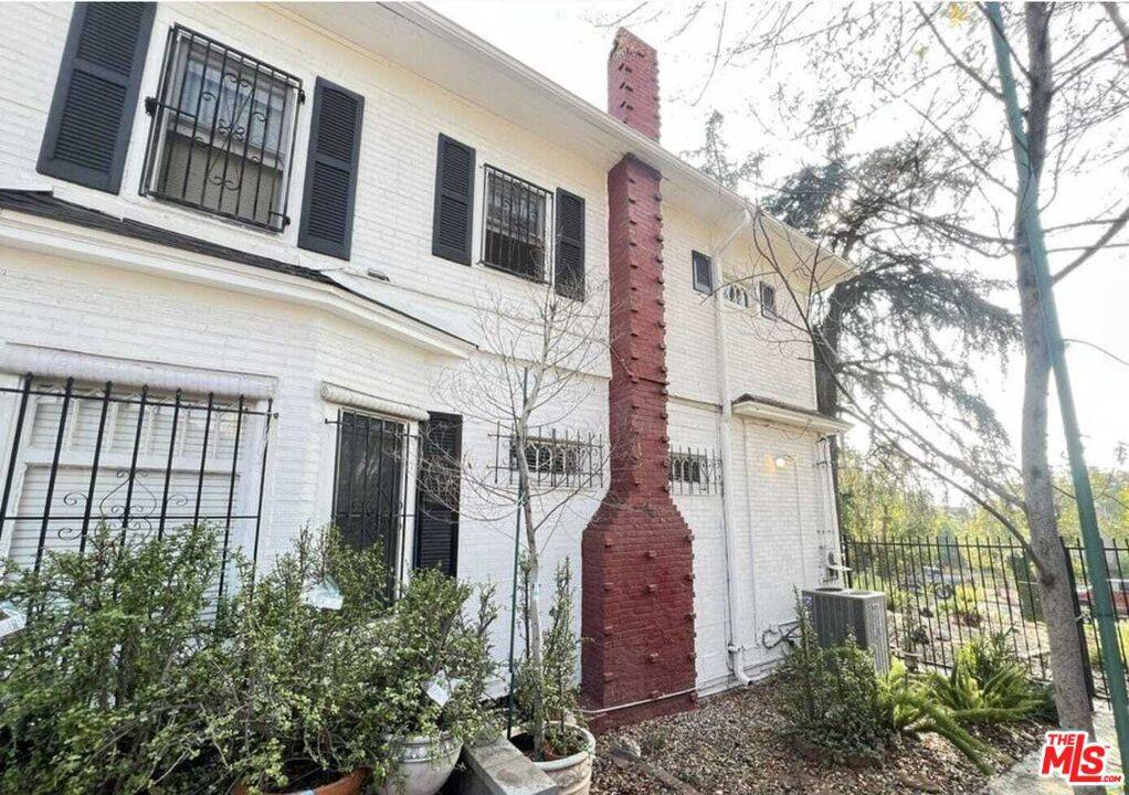 Los Angeles, CA 90042,6533 Meridian ST