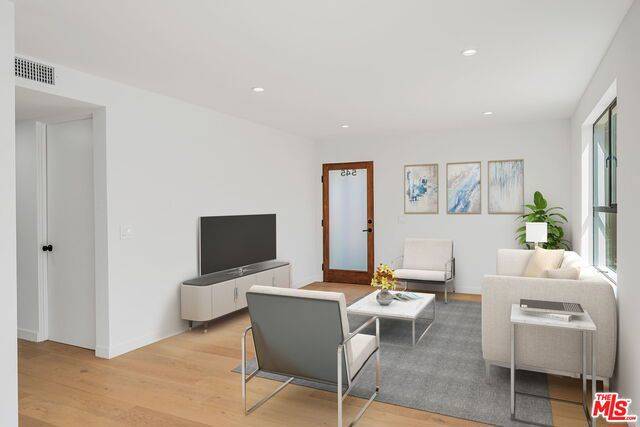 Venice, CA 90291,545 San Juan AVE #1