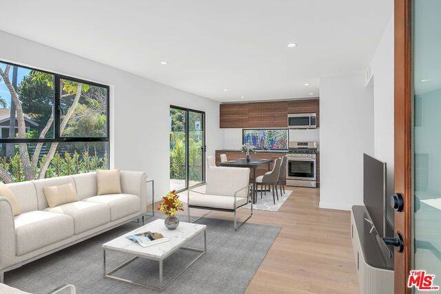 Venice, CA 90291,545 San Juan AVE #1