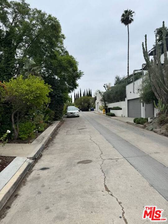 Los Angeles, CA 90027,2266 Ronda Vista DR