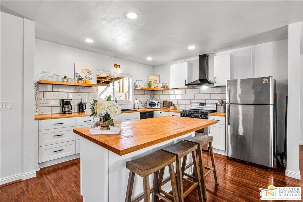 Joshua Tree, CA 92252,62093 Mountain View CIR