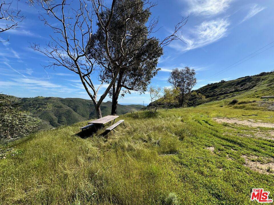 Malibu, CA 90265,12500 Pacific View DR