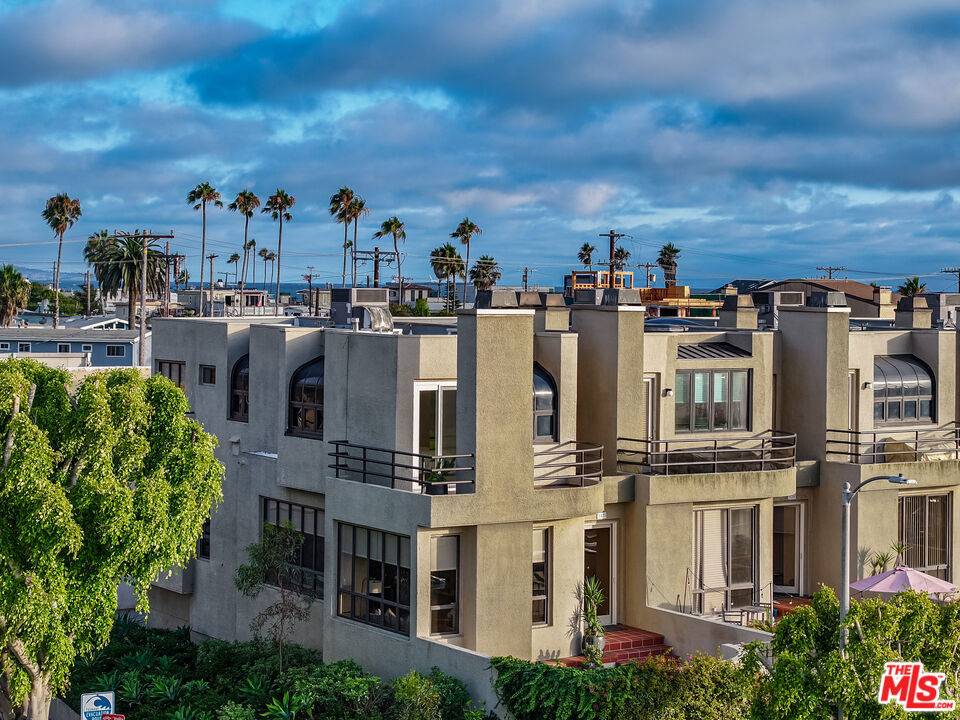 Playa Del Rey, CA 90293,142 Convoy ST