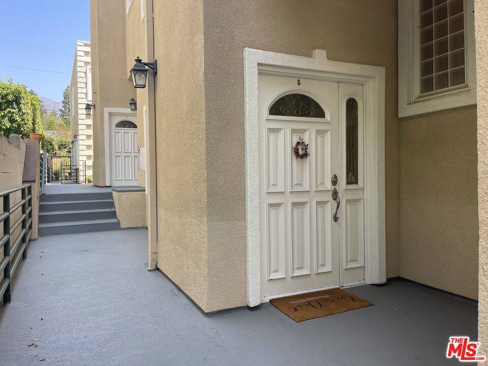Montrose, CA 91020,2223 Montrose AVE #5
