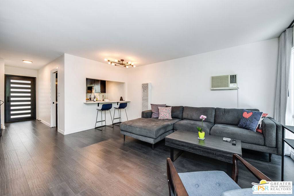 Los Angeles, CA 90042,241 S Avenue 57 #123