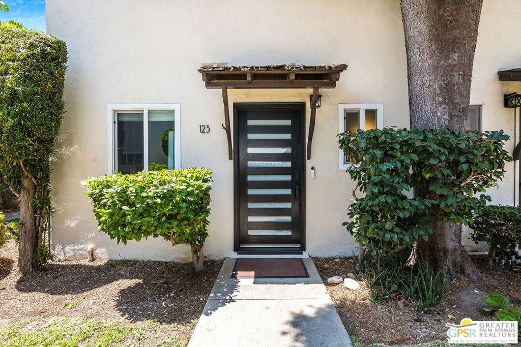 Los Angeles, CA 90042,241 S Avenue 57 #123