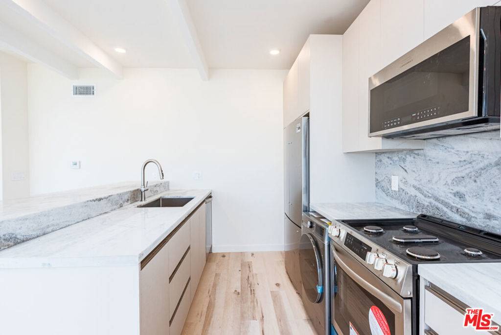 Malibu, CA 90265,7273 Birdview AVE #1