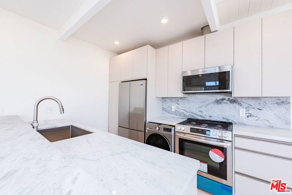 Malibu, CA 90265,7273 Birdview AVE #1