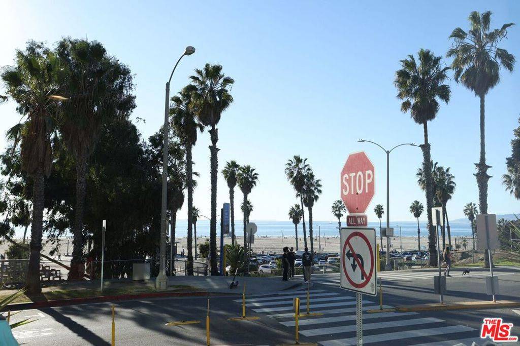 Santa Monica, CA 90405,2101 Ocean AVE #11
