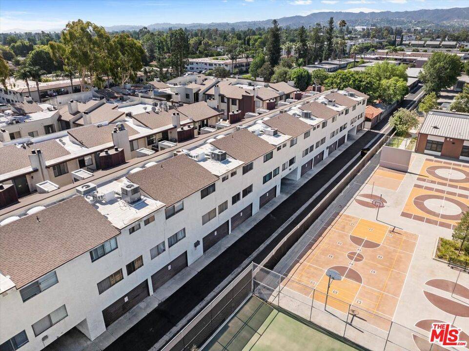 Tarzana, CA 91335,6323 Reseda BLVD #6