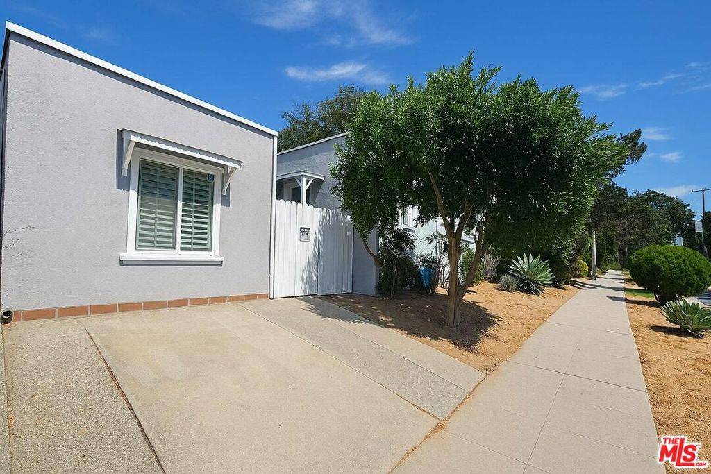 West Hollywood, CA 90046,1121 N Curson AVE #2
