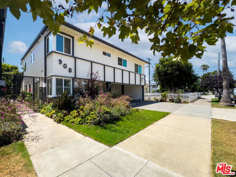 Santa Monica, CA 90403,908 6th ST #5