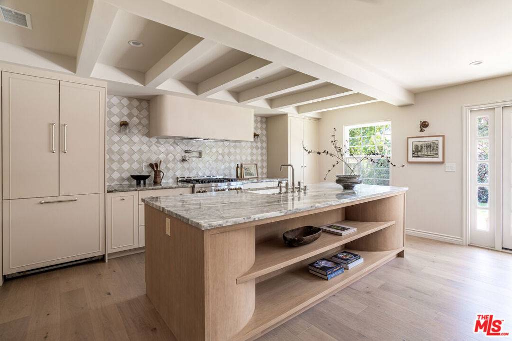 Los Angeles, CA 90066,3481 St Susan PL
