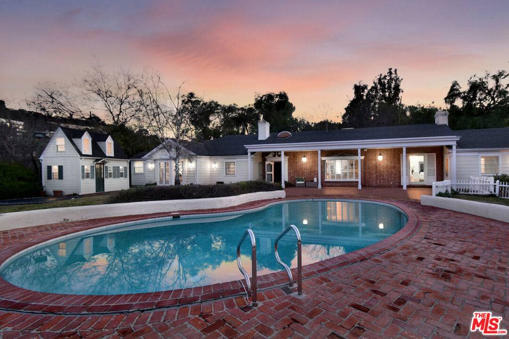 Sherman Oaks, CA 91403,4141 Knobhill DR