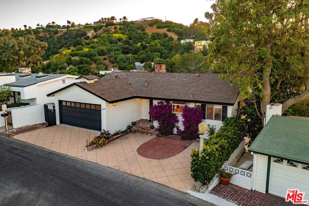 Sherman Oaks, CA 91423,3909 Glenridge DR