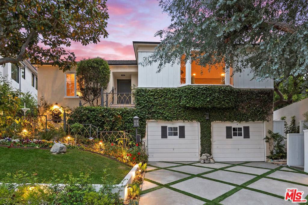 Studio City, CA 91604,13016 Greenleaf ST