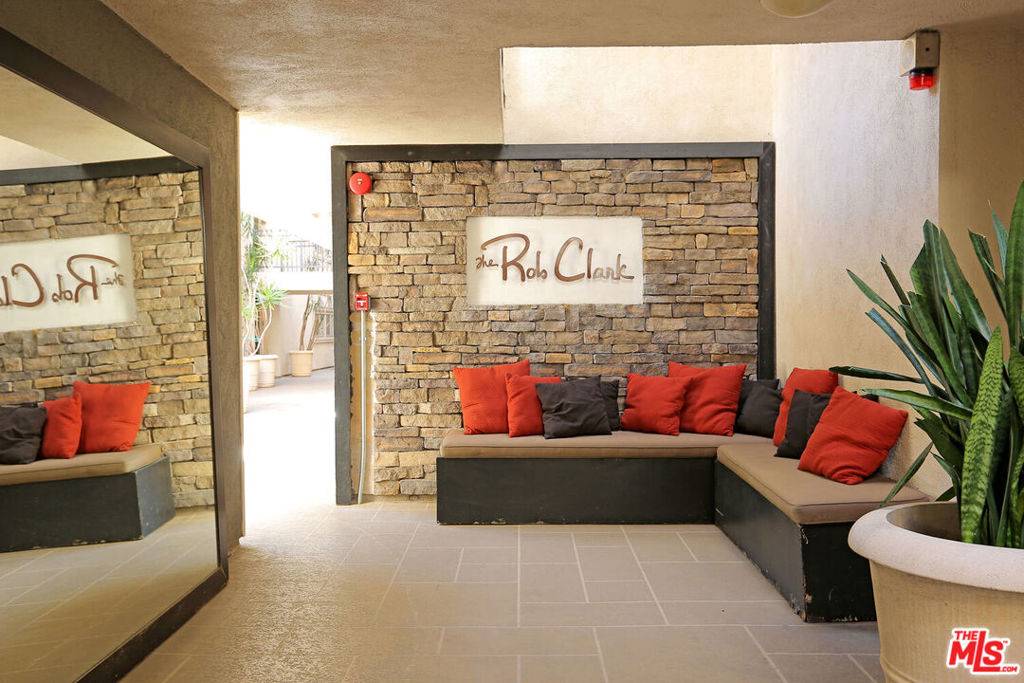 West Hollywood, CA 90048,141 S Clark DR #319