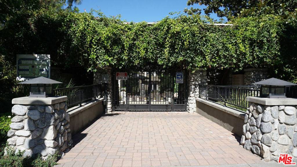 Pasadena, CA 91103,1701 N Fair Oaks AVE #104