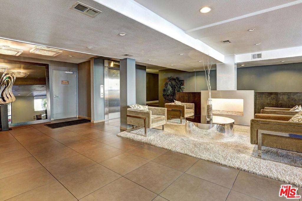 West Hollywood, CA 90048,141 S Clark DR #524
