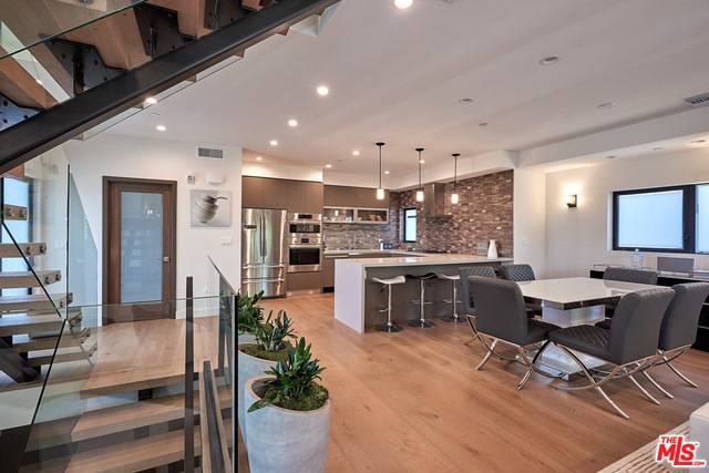 Valley Village, CA 91607,4801 Carpenter AVE