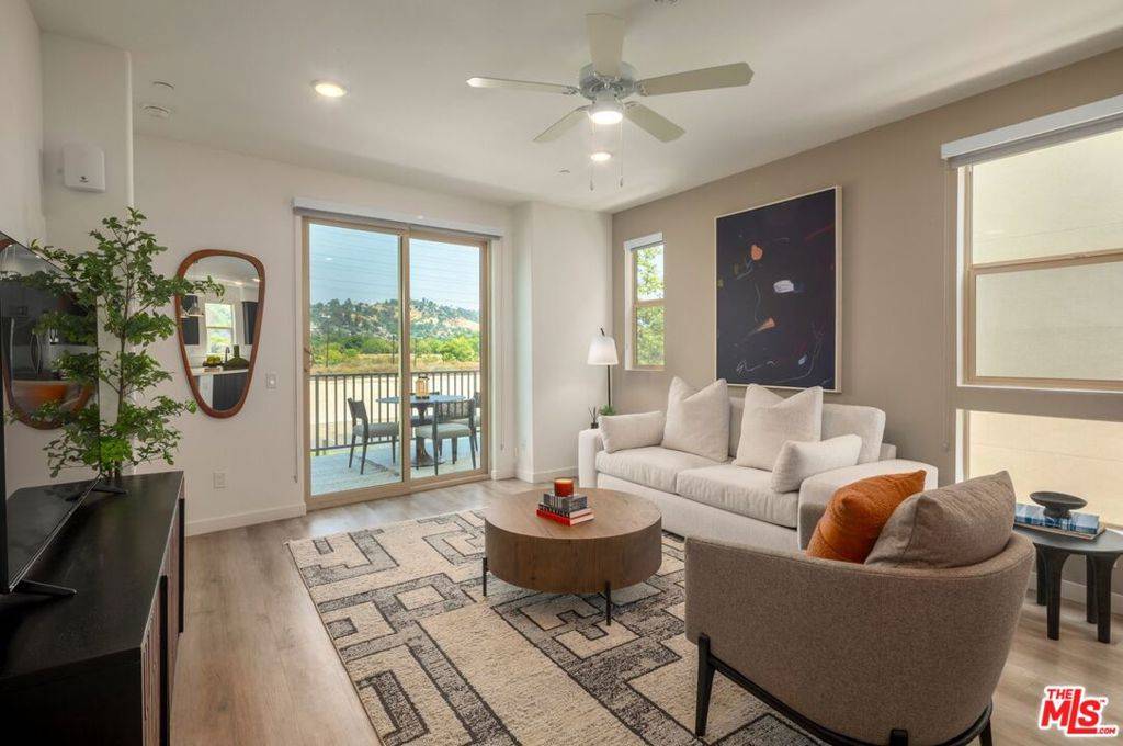 Los Angeles, CA 90039,2703 N Rana WAY