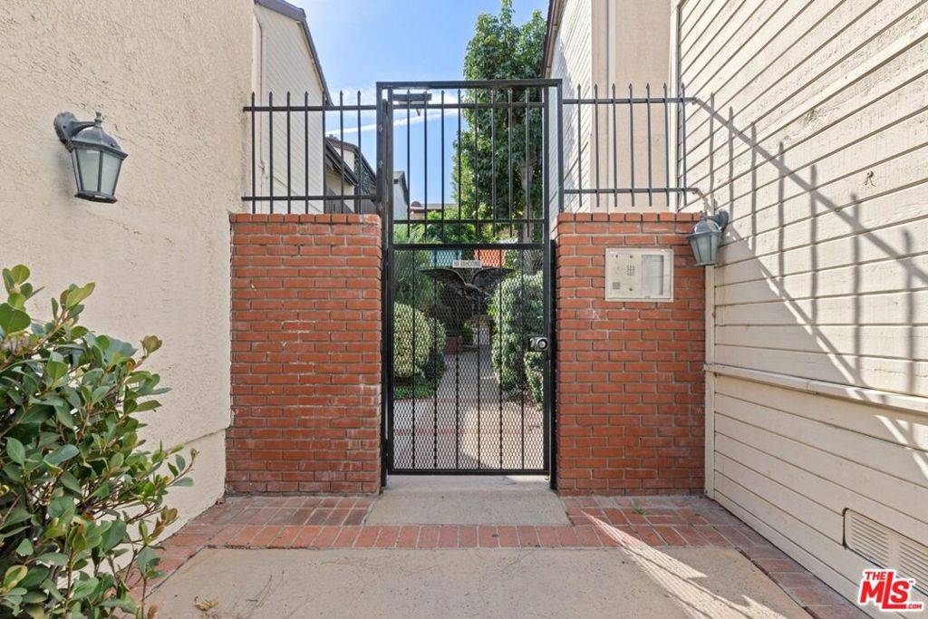 Van Nuys, CA 91411,14960 Victory BLVD #102