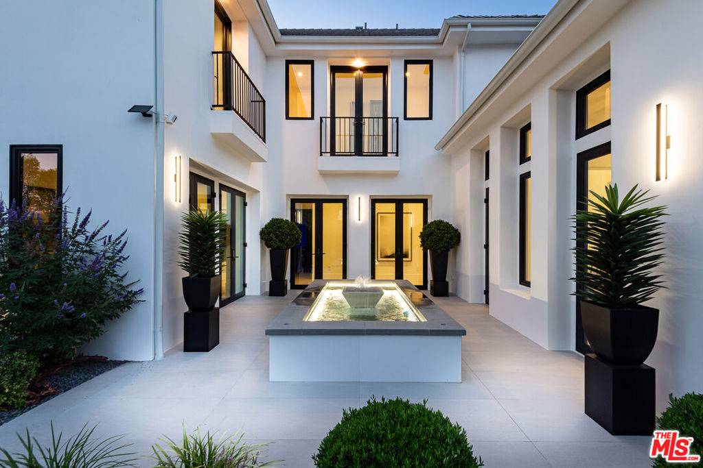 Calabasas, CA 91302,25430 Prado De Azul