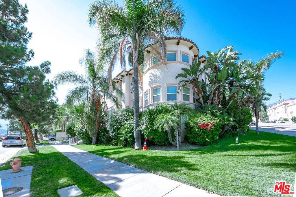 Montrose, CA 91020,2307 Mira Vista AVE #102