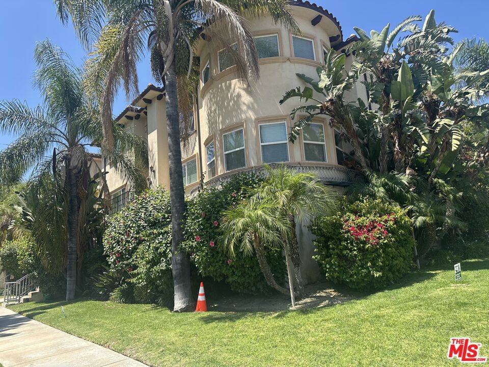 Montrose, CA 91020,2307 Mira Vista AVE #102
