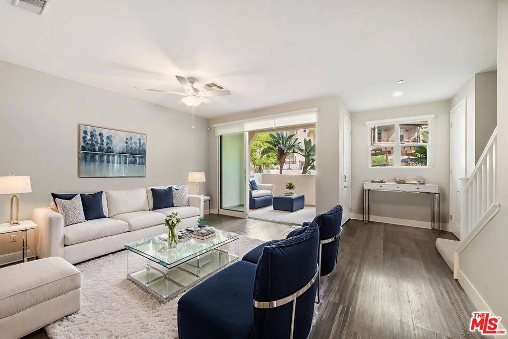 Calabasas, CA 91302,4444 Paxton Place