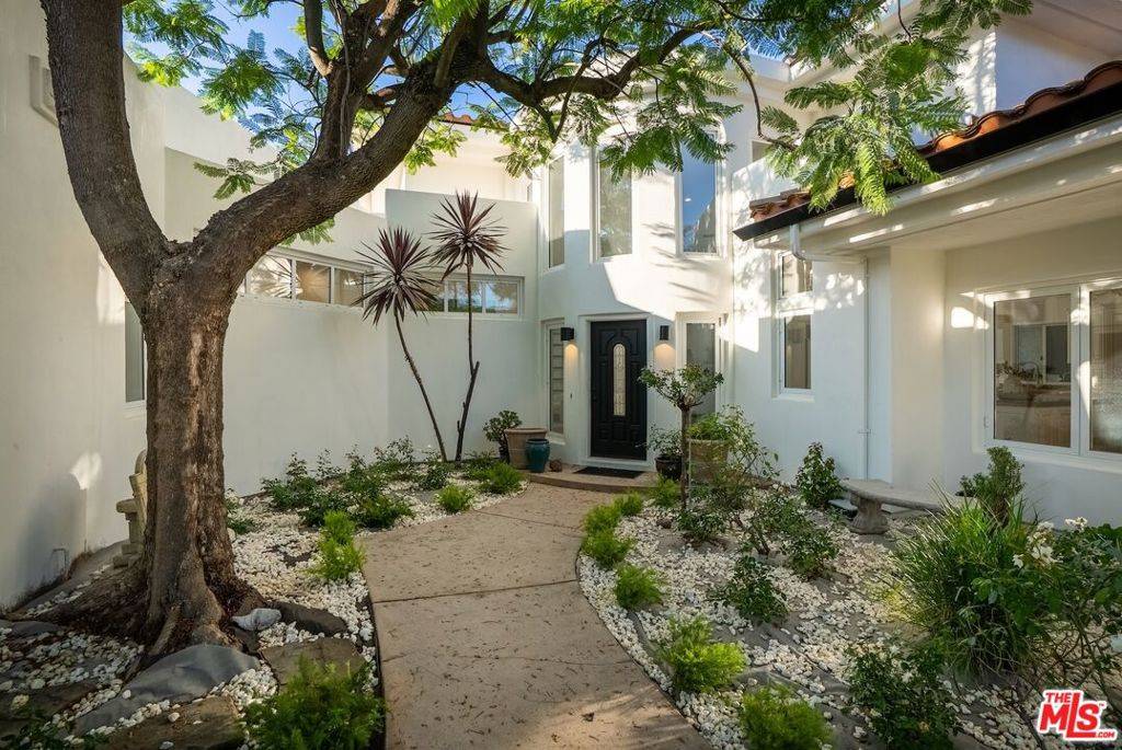 Topanga, CA 90290,21965 Saddle Peak RD