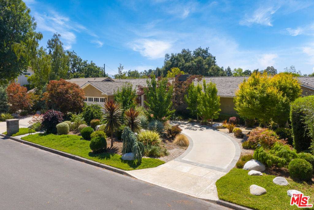 Thousand Oaks, CA 91362,1009 Jeannette AVE