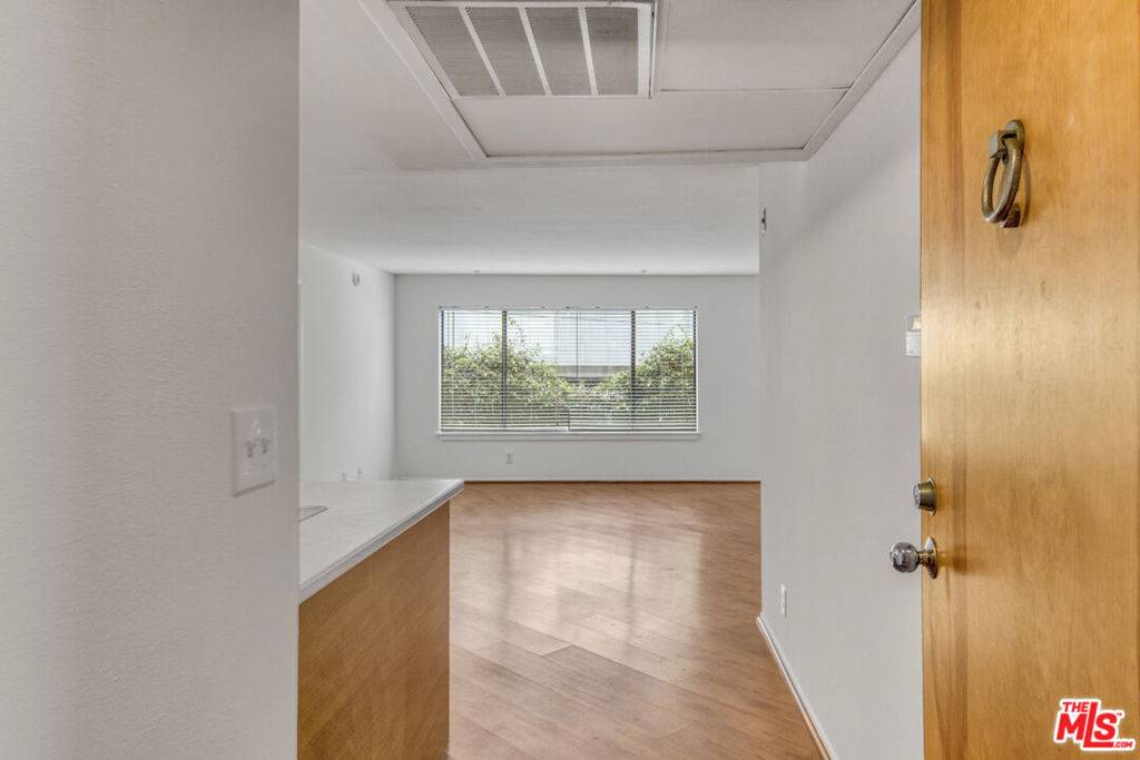 Los Angeles, CA 90025,2121 Beloit AVE #107